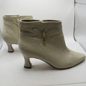 Fresco by Pierre bone ankle boots with gold tassel accent and 2 inch heel 8.5M